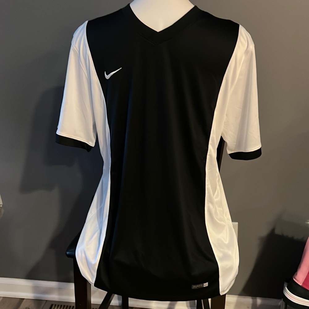 Nike T